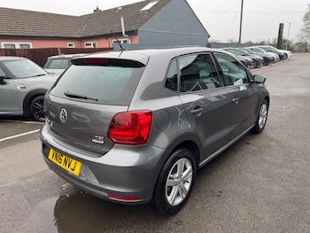 Used Volkswagen Polo 2016 for sale - 76576608: Photo