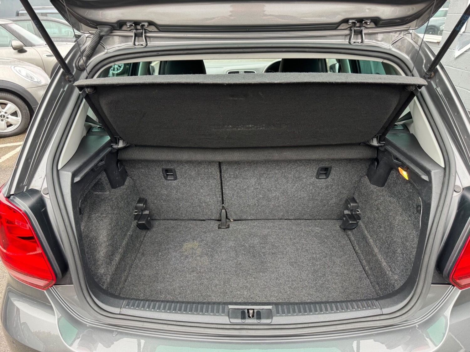 Used Volkswagen Polo 2016 for sale - 76576608: Photo 35