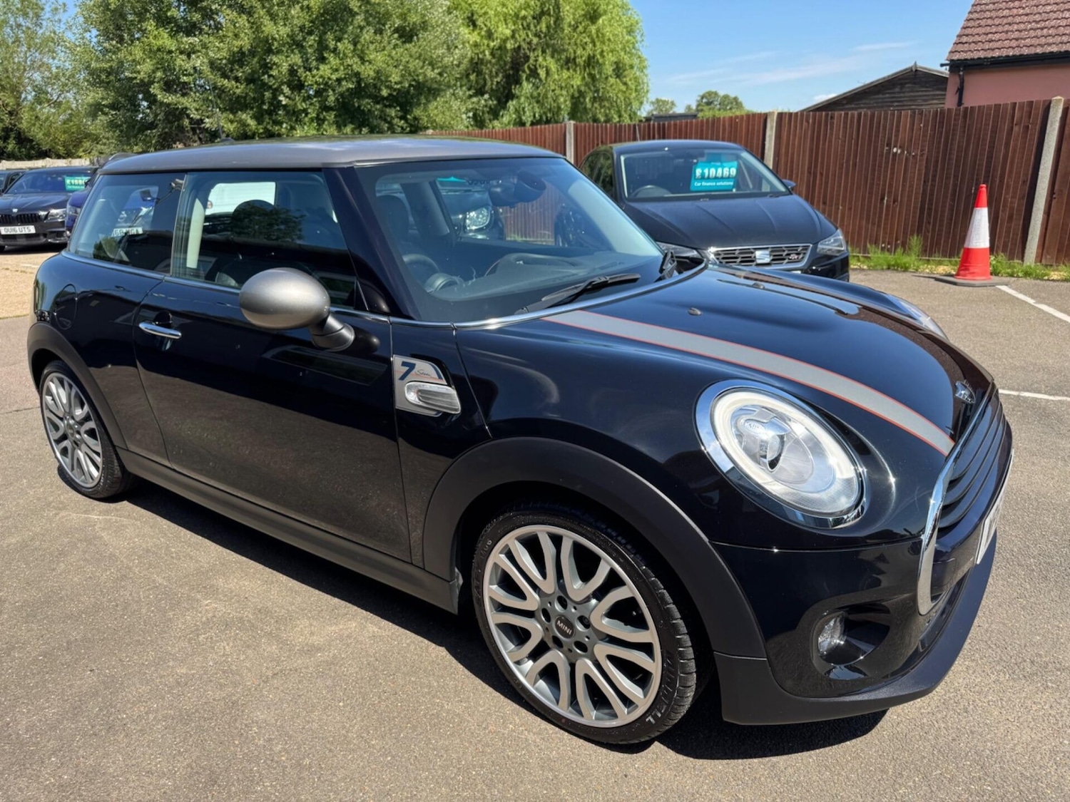 Used MINI Hatch 2017 for sale - 76576603: Photo 1