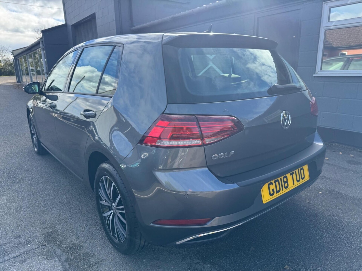 Used Volkswagen Golf 2018 for sale - 76576605: Photo 4