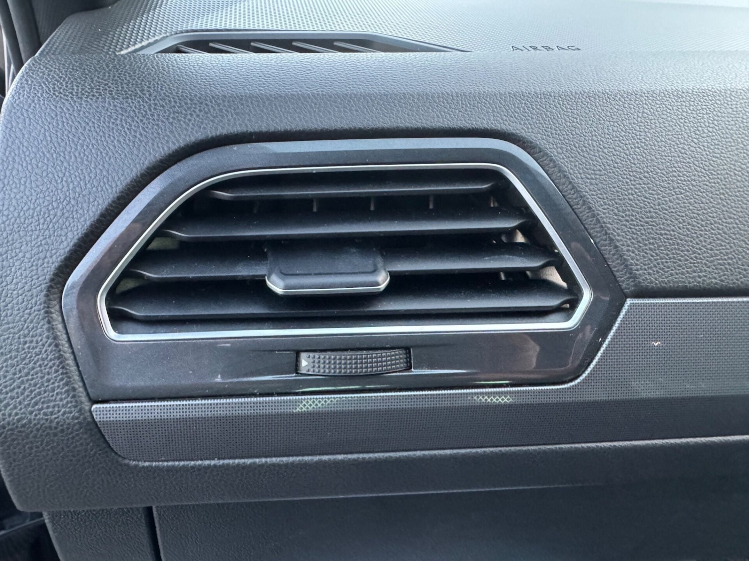 Used Volkswagen Tiguan 2018 for sale - 77167120: Photo 23