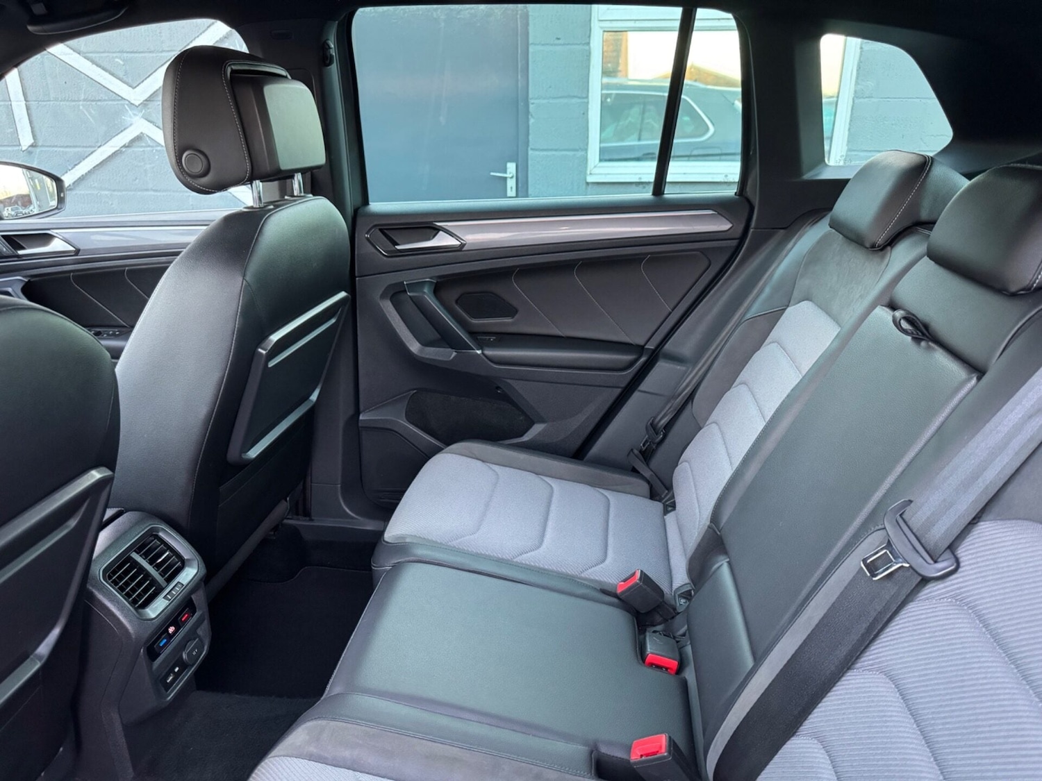 Used Volkswagen Tiguan 2018 for sale - 77167120: Photo 26