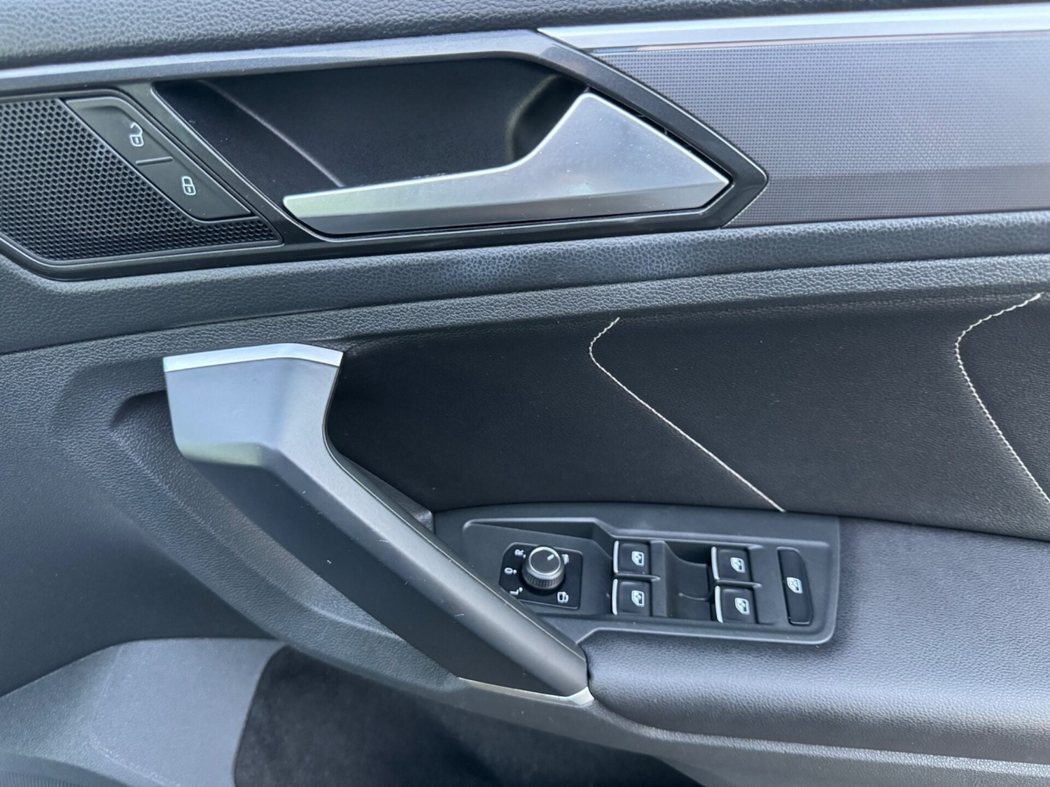 Used Volkswagen Tiguan 2018 for sale - 77167120: Photo 37