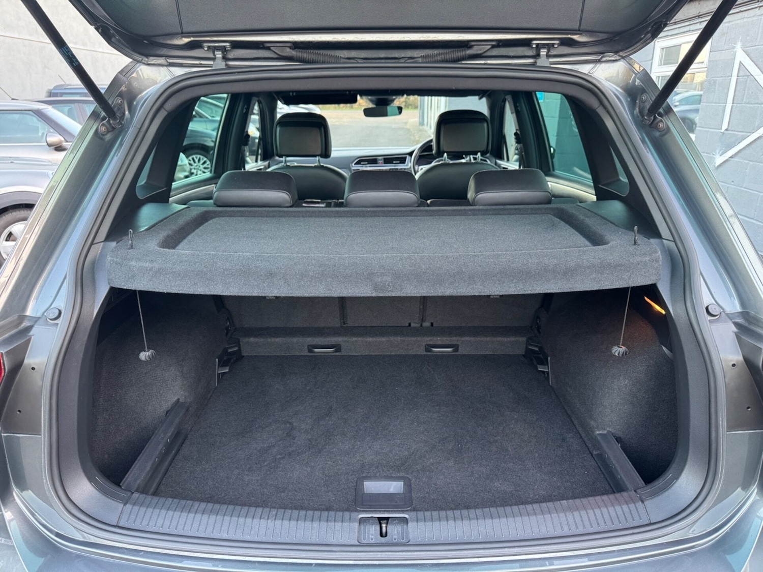 Used Volkswagen Tiguan 2018 for sale - 77167120: Photo 48