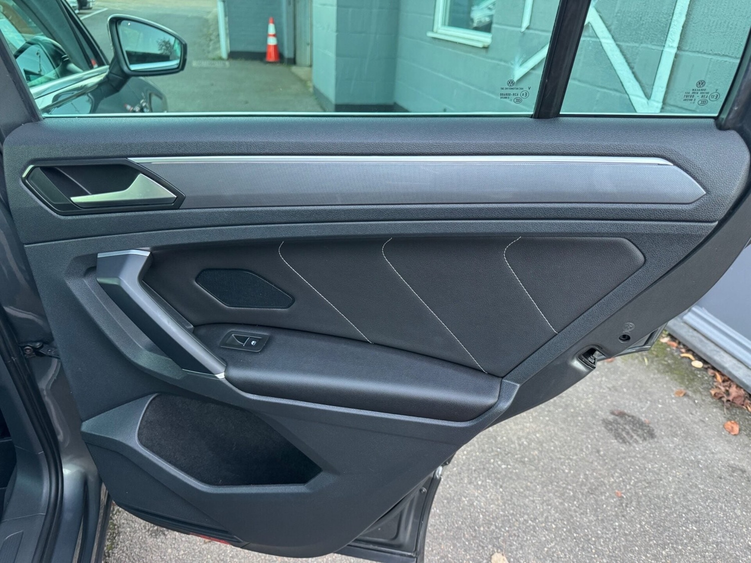 Used Volkswagen Tiguan 2018 for sale - 77167120: Photo 61