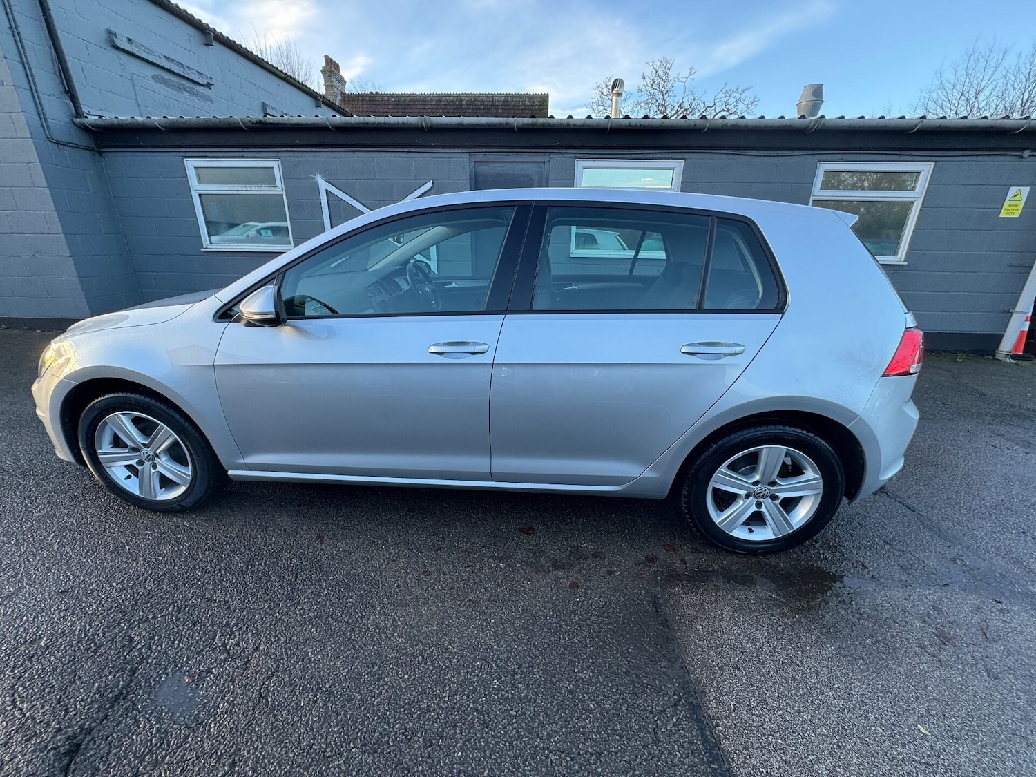 Used Volkswagen Golf 2015 for sale - 77167118: Photo 4