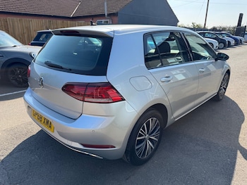 Used Volkswagen Golf 2019 for sale - 79043766: Photo