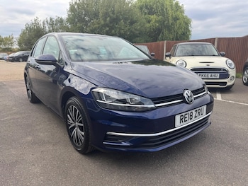 Volkswagen - Golf