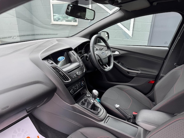 Used Ford Focus 2017 for sale - 76042510: Photo 14