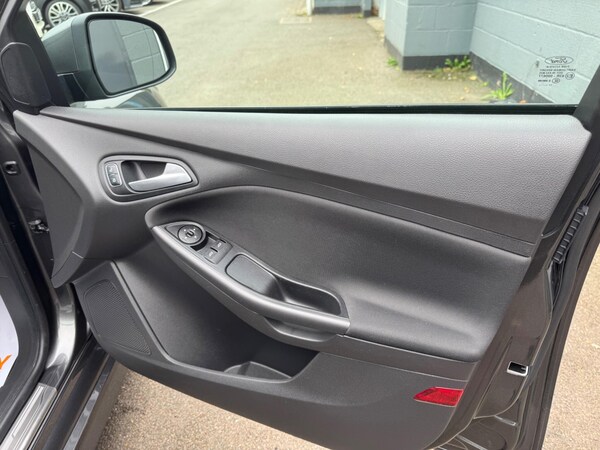 Used Ford Focus 2017 for sale - 76042510: Photo 33