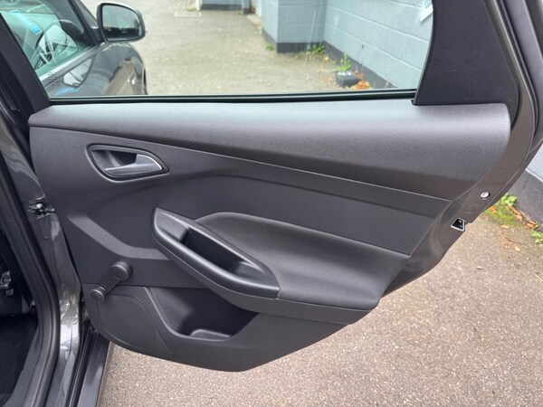 Used Ford Focus 2017 for sale - 76042510: Photo 34