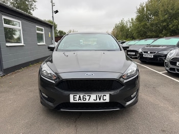 Used Ford Focus 2017 for sale - 76042510: Photo 3