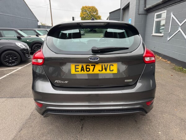 Used Ford Focus 2017 for sale - 76042510: Photo 4