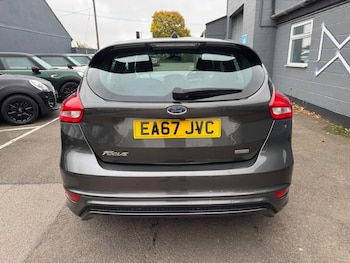 Used Ford Focus 2017 for sale - 76042510: Photo 4