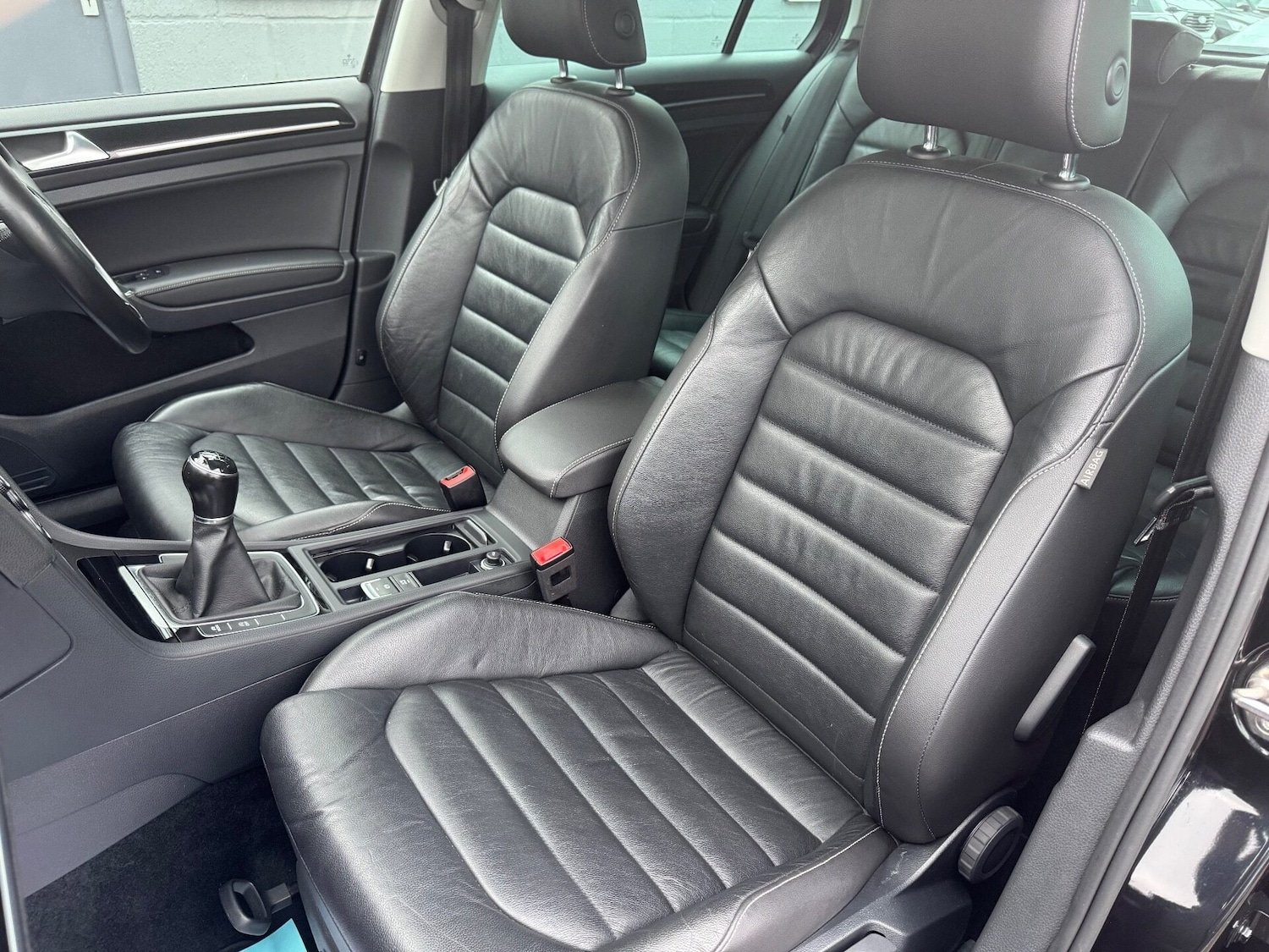 Used Volkswagen Golf 2016 for sale - 77167119: Photo 32