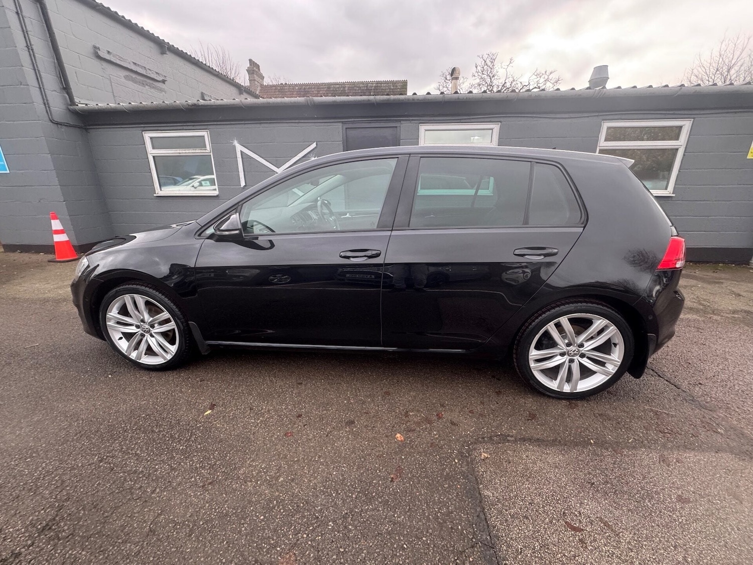 Used Volkswagen Golf 2016 for sale - 77167119: Photo 6