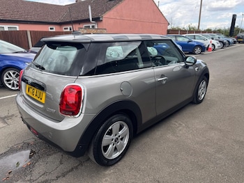 Used MINI Hatch 2018 for sale - 76576600: Photo