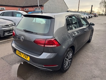 Used Volkswagen Golf 2018 for sale - 77167117: Photo