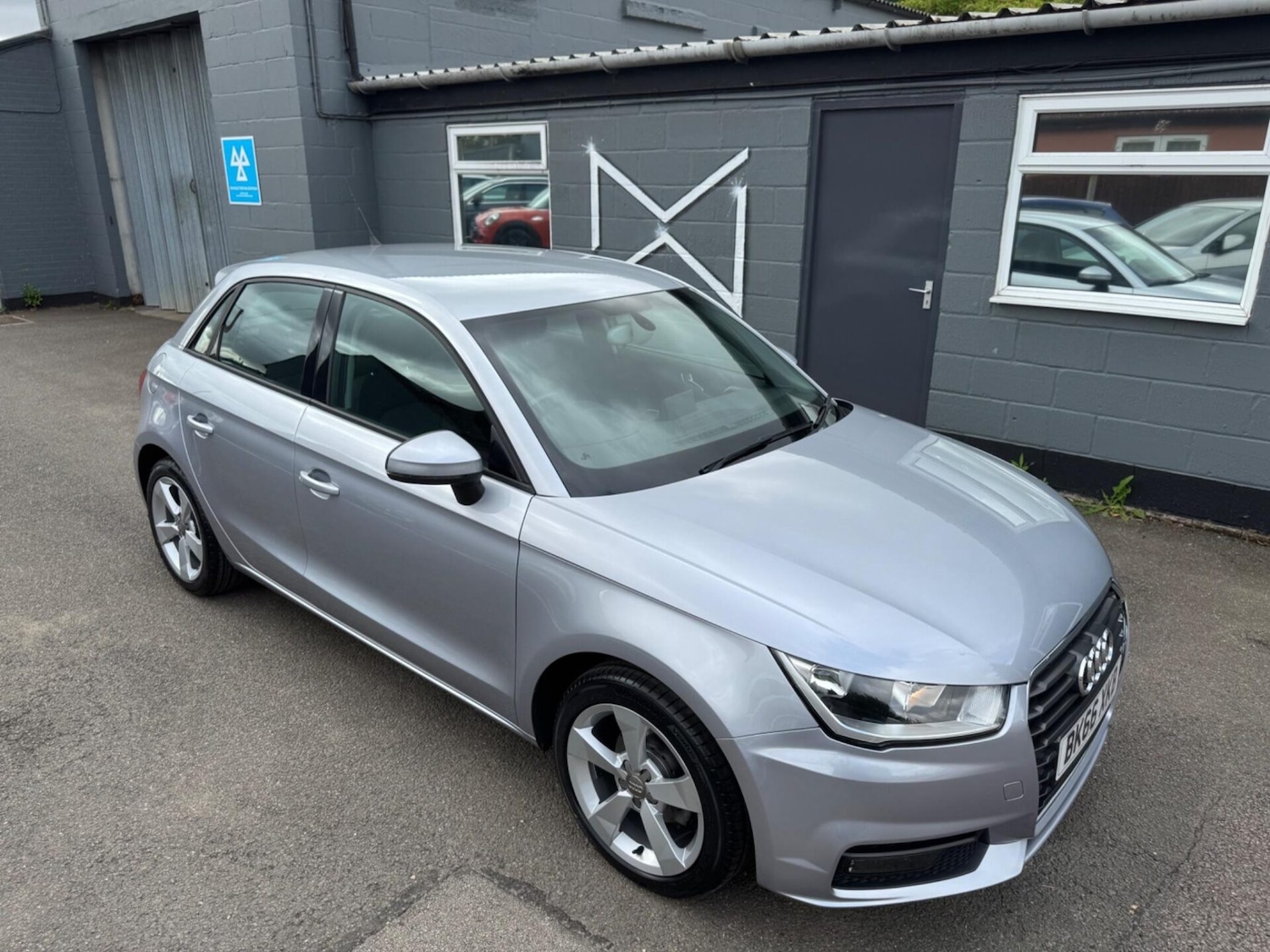 Used Audi A1 2016 for sale - 76576592: Photo 2