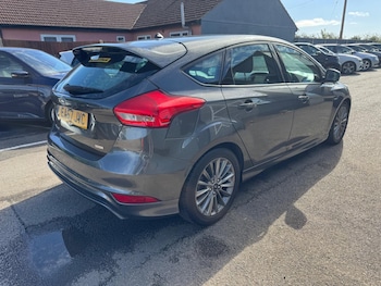 Used Ford Focus 2017 for sale - 75740900: Photo