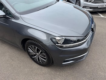 Used Volkswagen Golf 2017 for sale - 79854938: Photo
