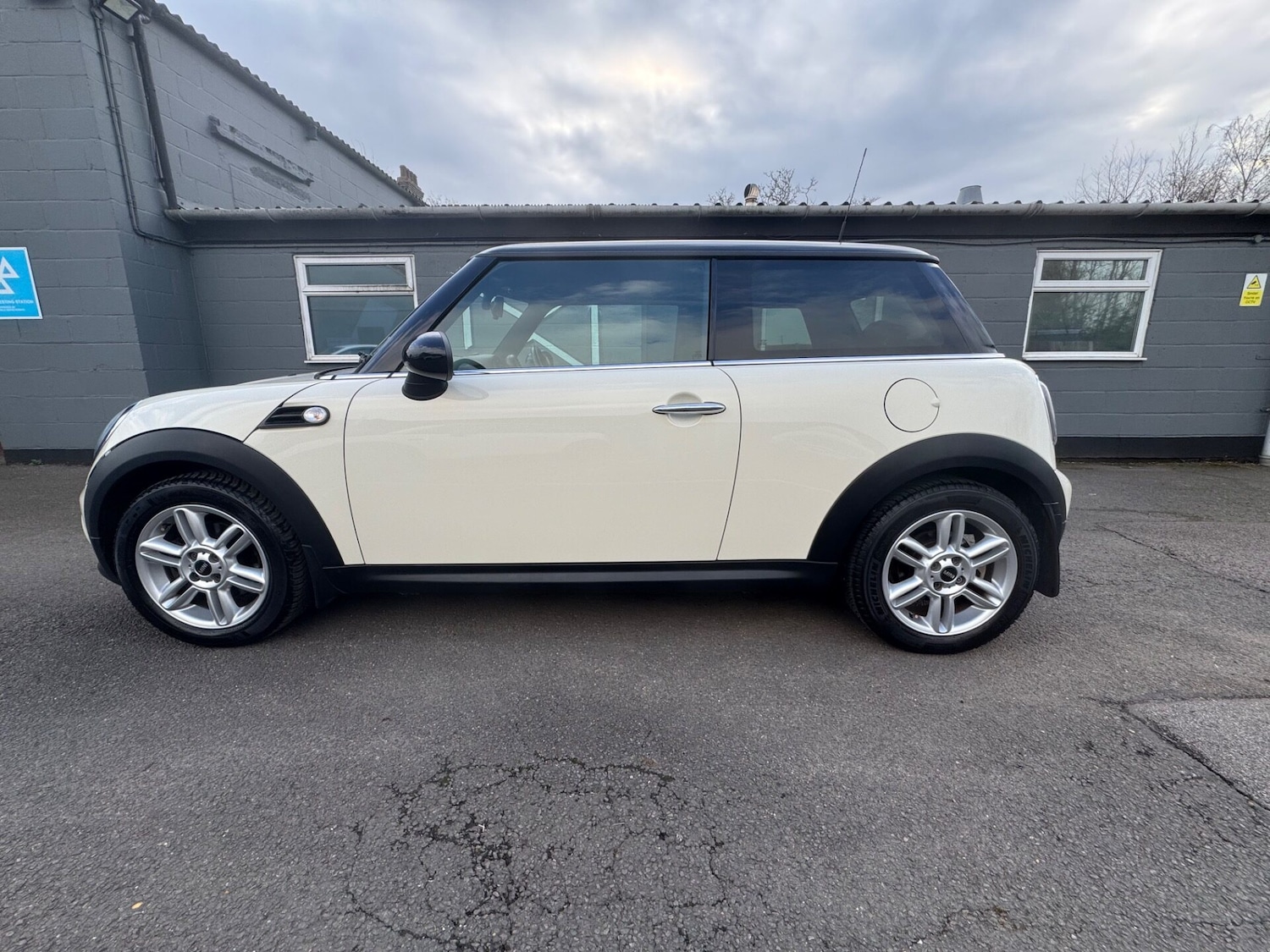 Used MINI Hatch 2012 for sale - 77744445: Photo 8