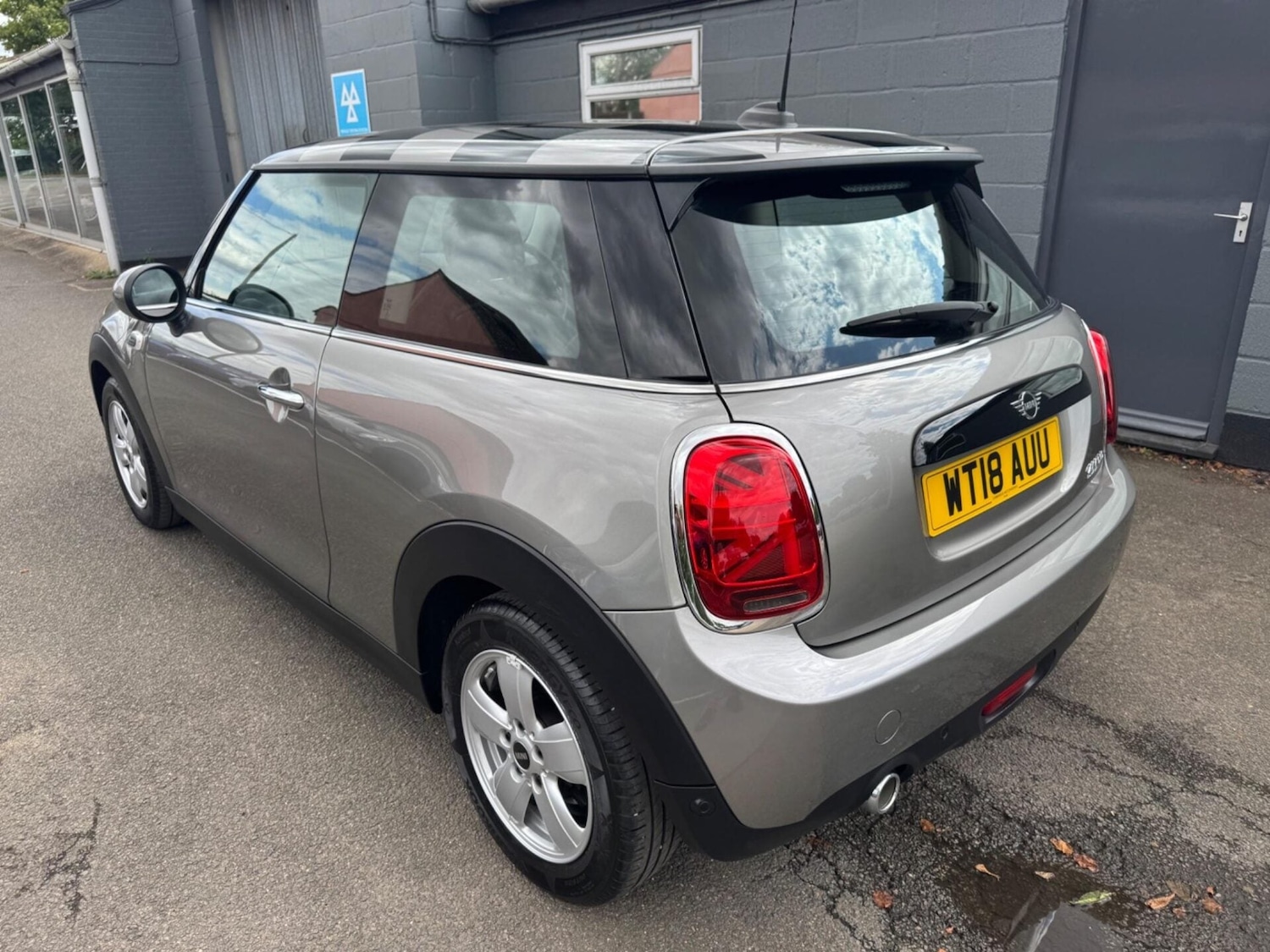 Used MINI Hatch 2018 for sale - 77167105: Photo 8