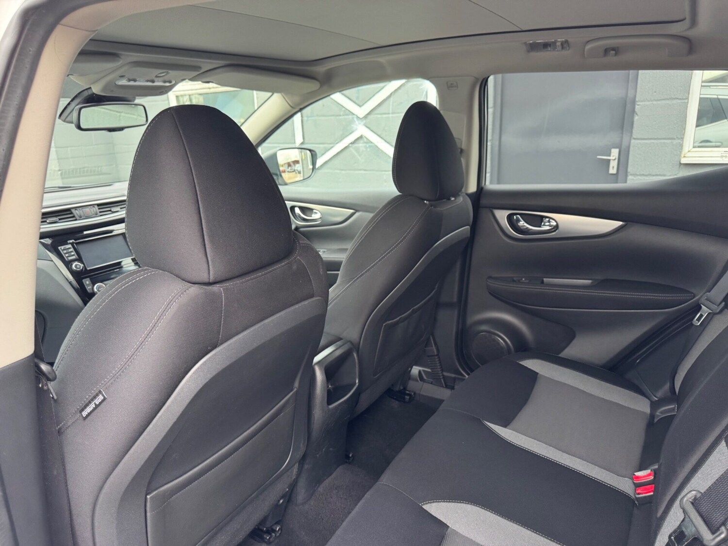 Used Nissan Qashqai 2017 for sale - 77211347: Photo 27