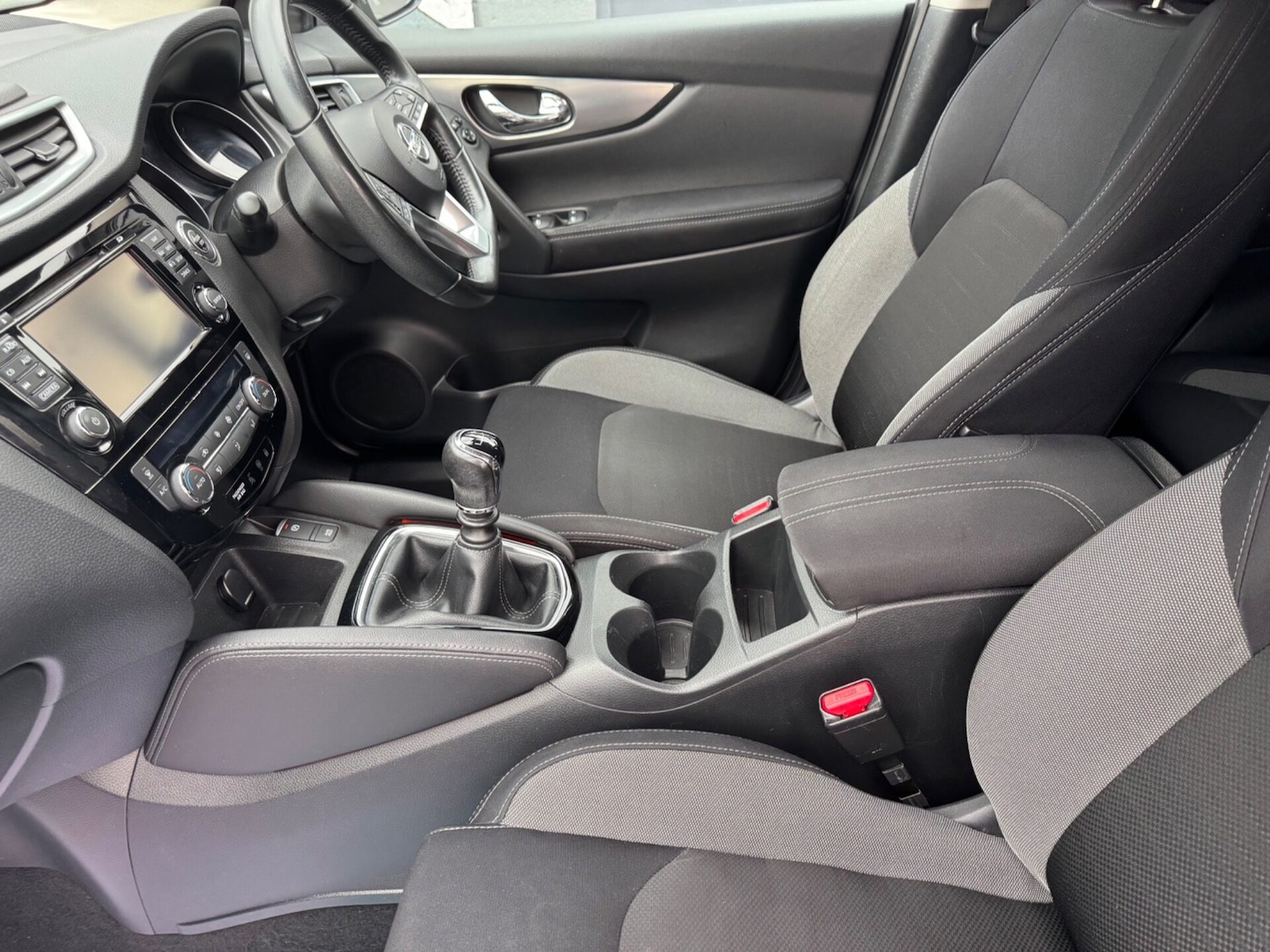 Used Nissan Qashqai 2017 for sale - 77211347: Photo 30