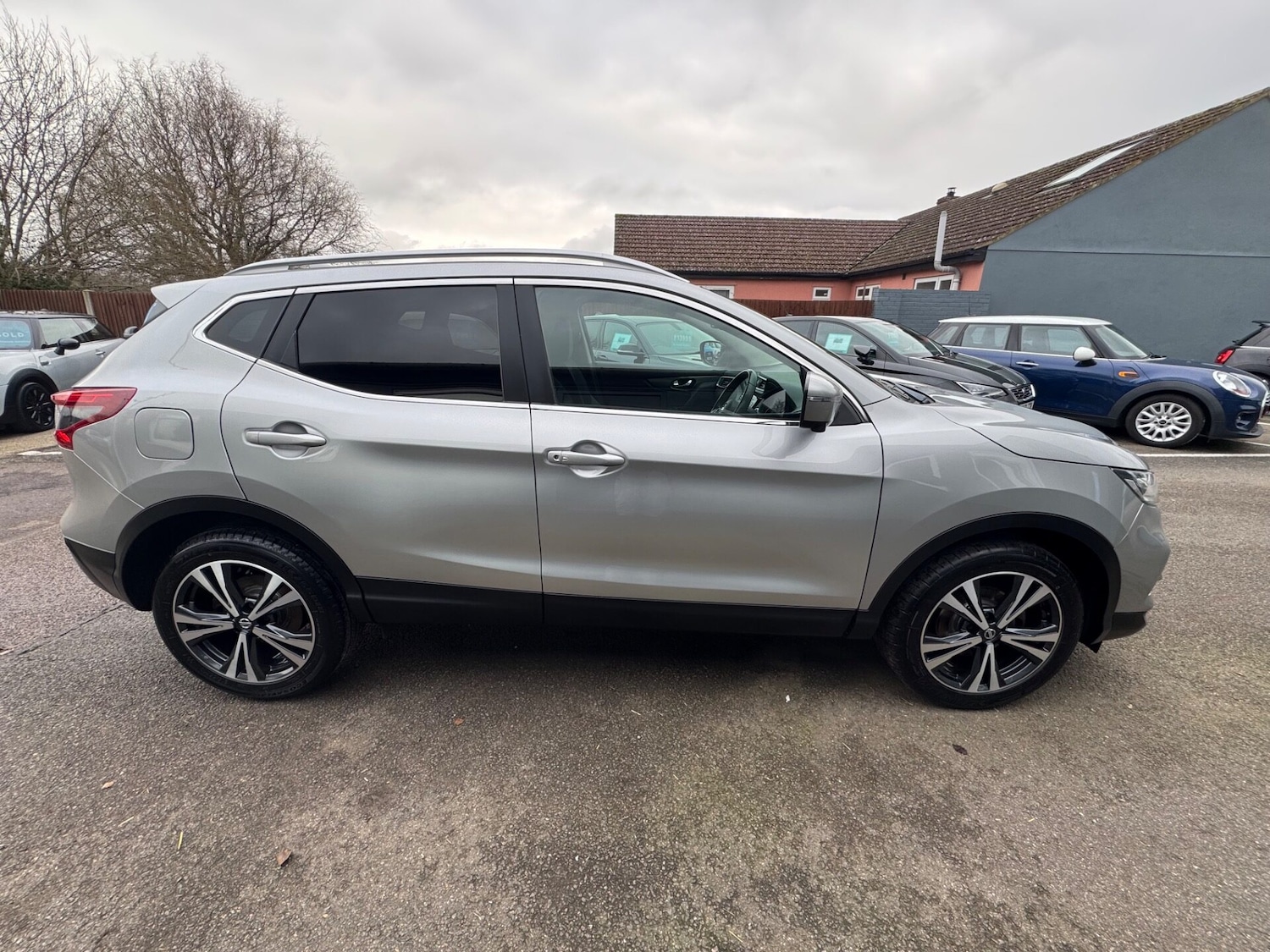 Used Nissan Qashqai 2017 for sale - 77211347: Photo 5