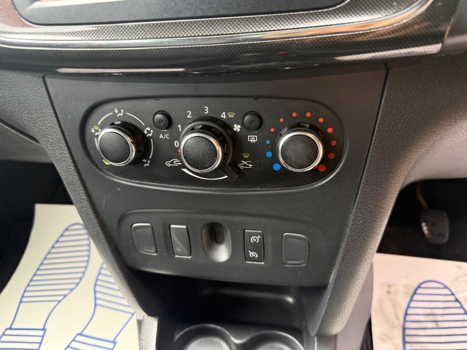 Used Dacia Logan MCV 2017 for sale - 77469205: Photo 30