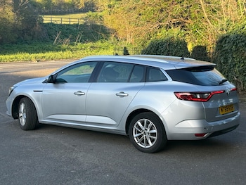 Used Renault Megane 2019 for sale - 78156717: Photo