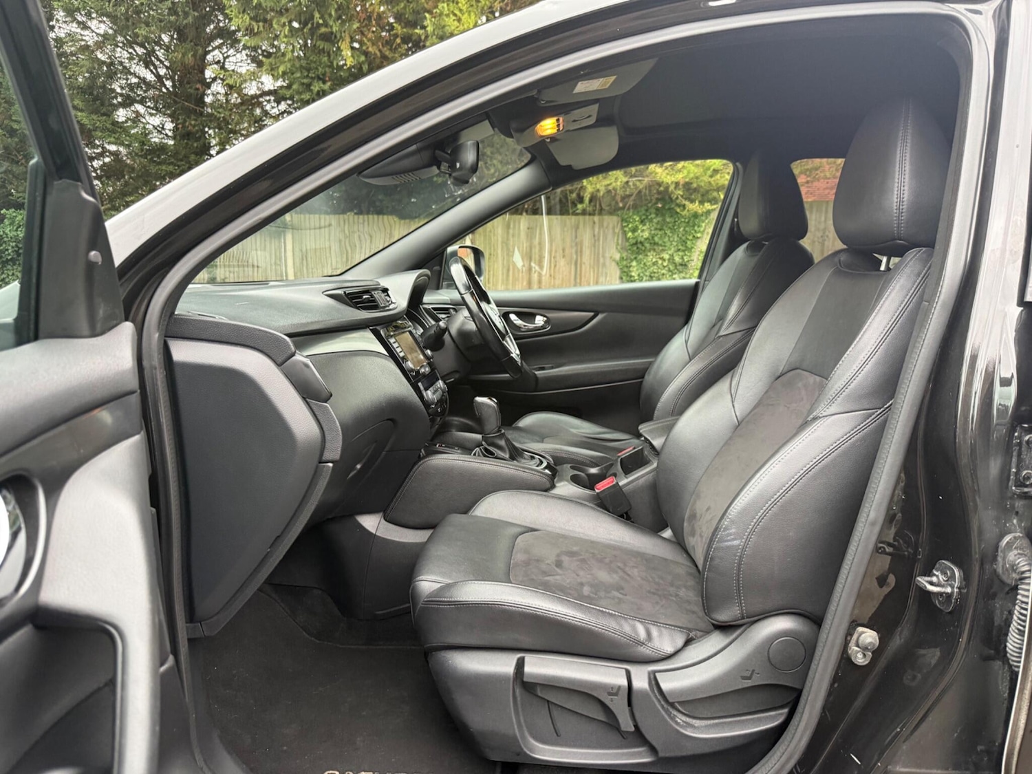 Used Nissan Qashqai for sale - 77684372: Photo 31