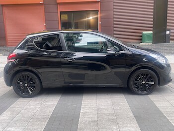 Used Peugeot 208 2018 for sale - 75635302: Photo