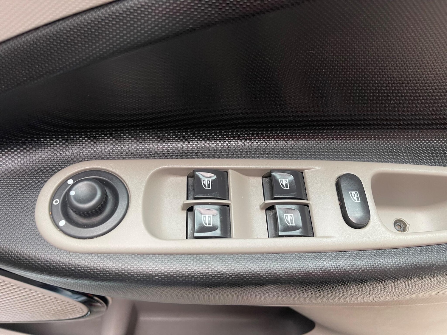 Used Renault Zoe for sale - 77215409: Photo 30