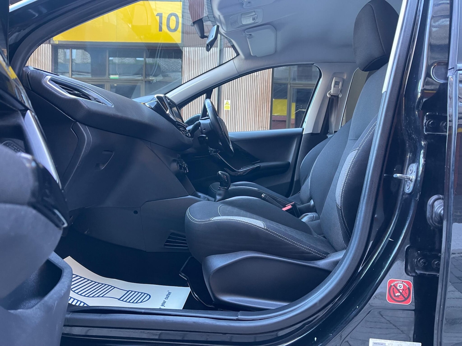 Used Peugeot 208 2017 for sale - 77671604: Photo 22