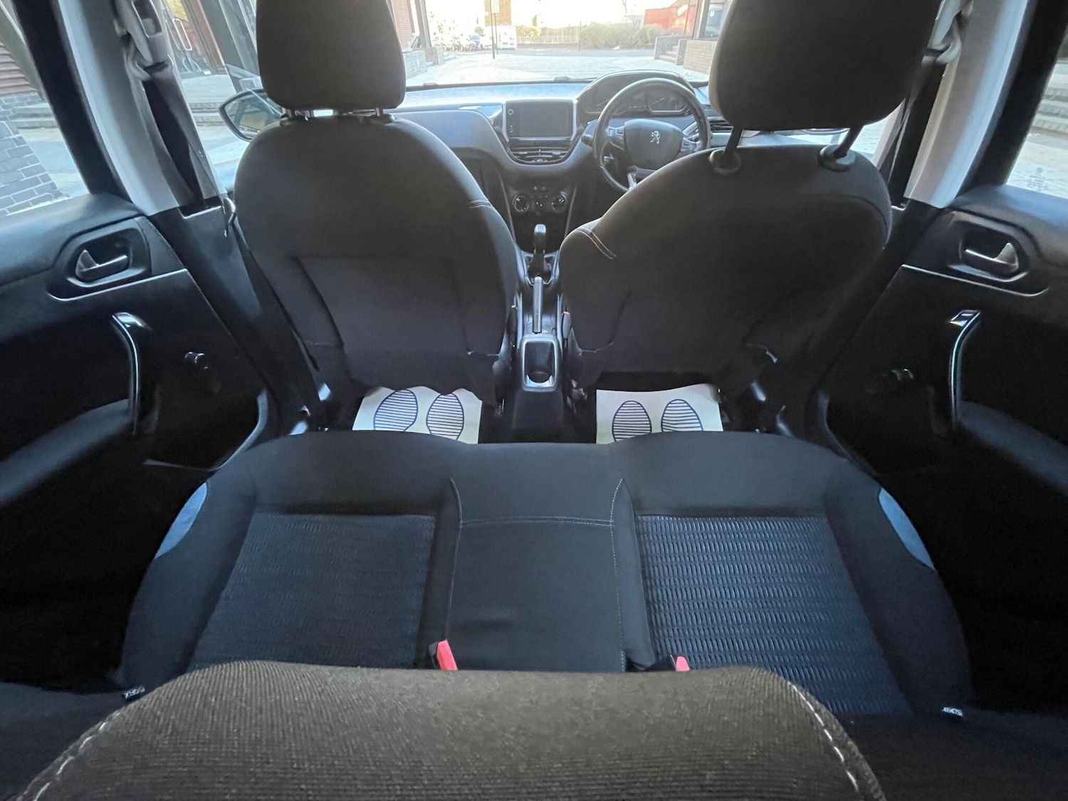 Used Peugeot 208 2017 for sale - 77671604: Photo 32