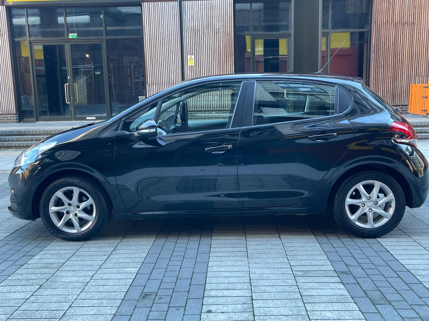 Used Peugeot 208 2017 for sale - 77671604: Photo 7