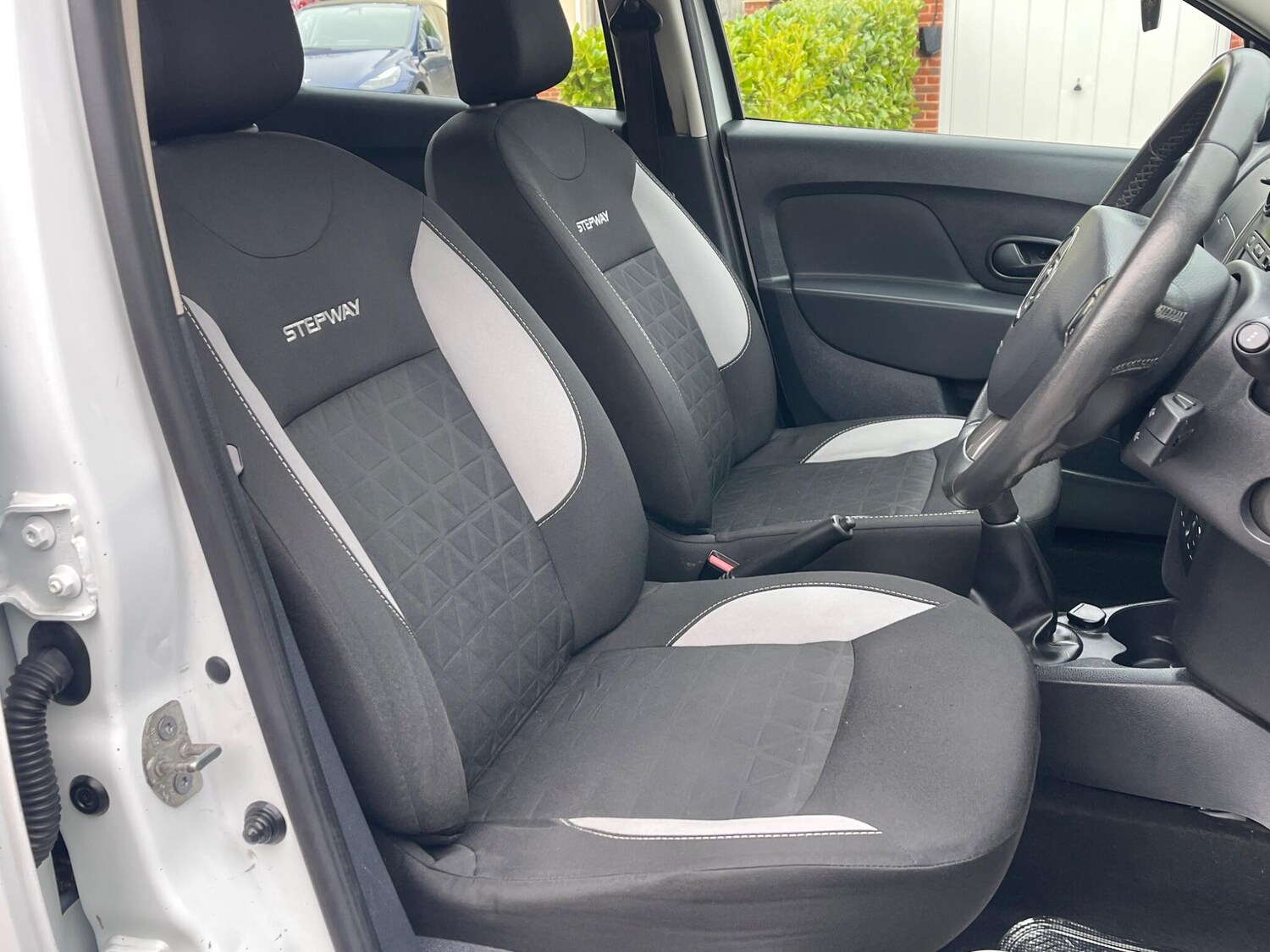 Used Dacia Sandero Stepway 2015 for sale - 76994697: Photo 33