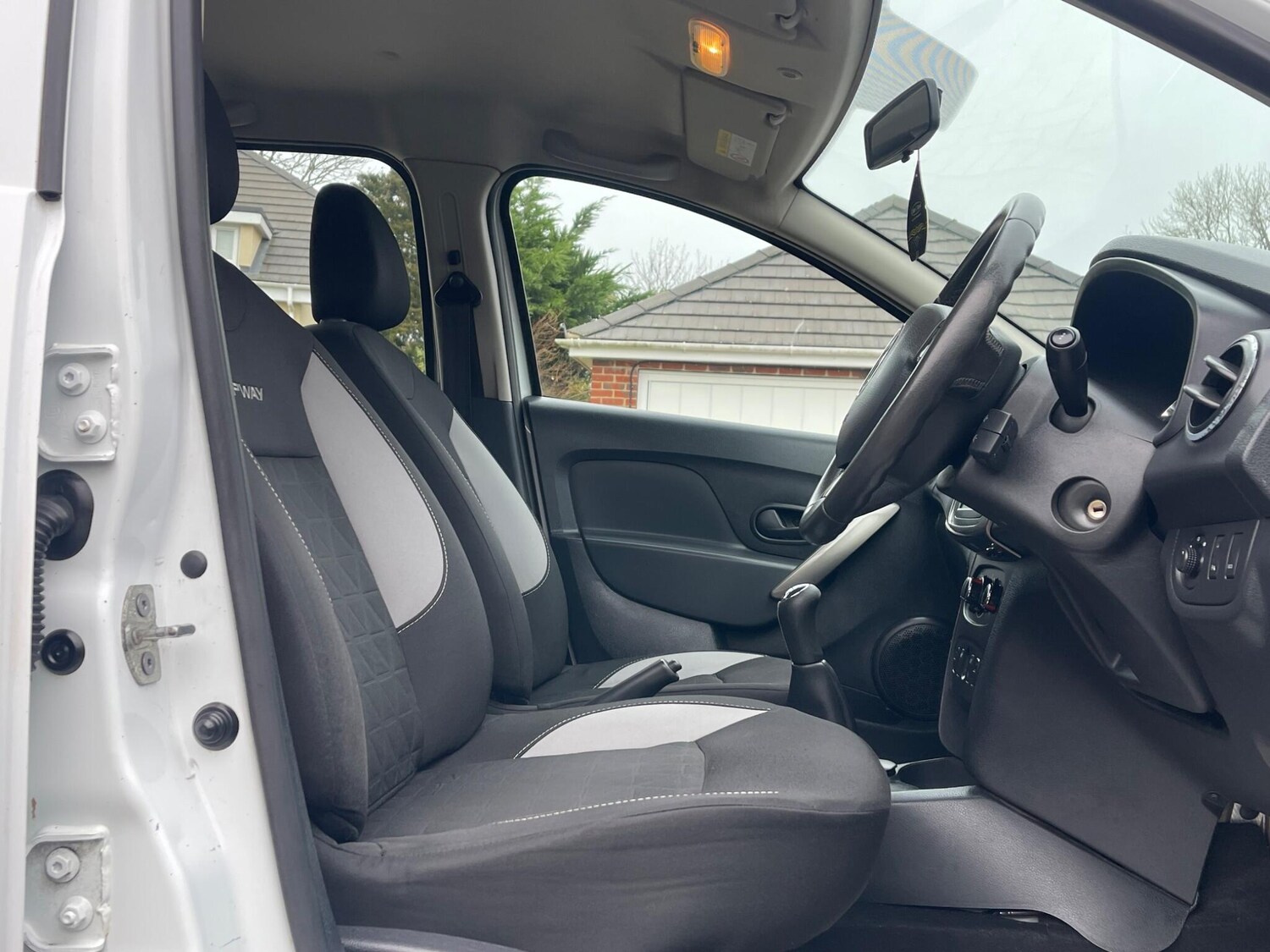 Used Dacia Sandero Stepway 2015 for sale - 76994697: Photo 34