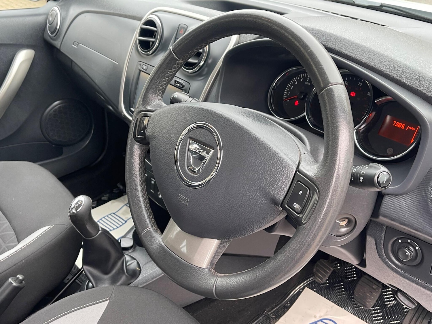 Used Dacia Sandero Stepway 2015 for sale - 76994697: Photo 37