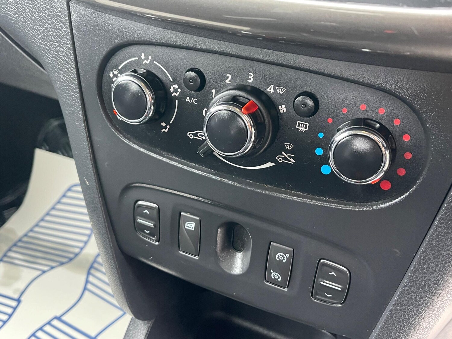 Used Dacia Sandero Stepway 2015 for sale - 76994697: Photo 39