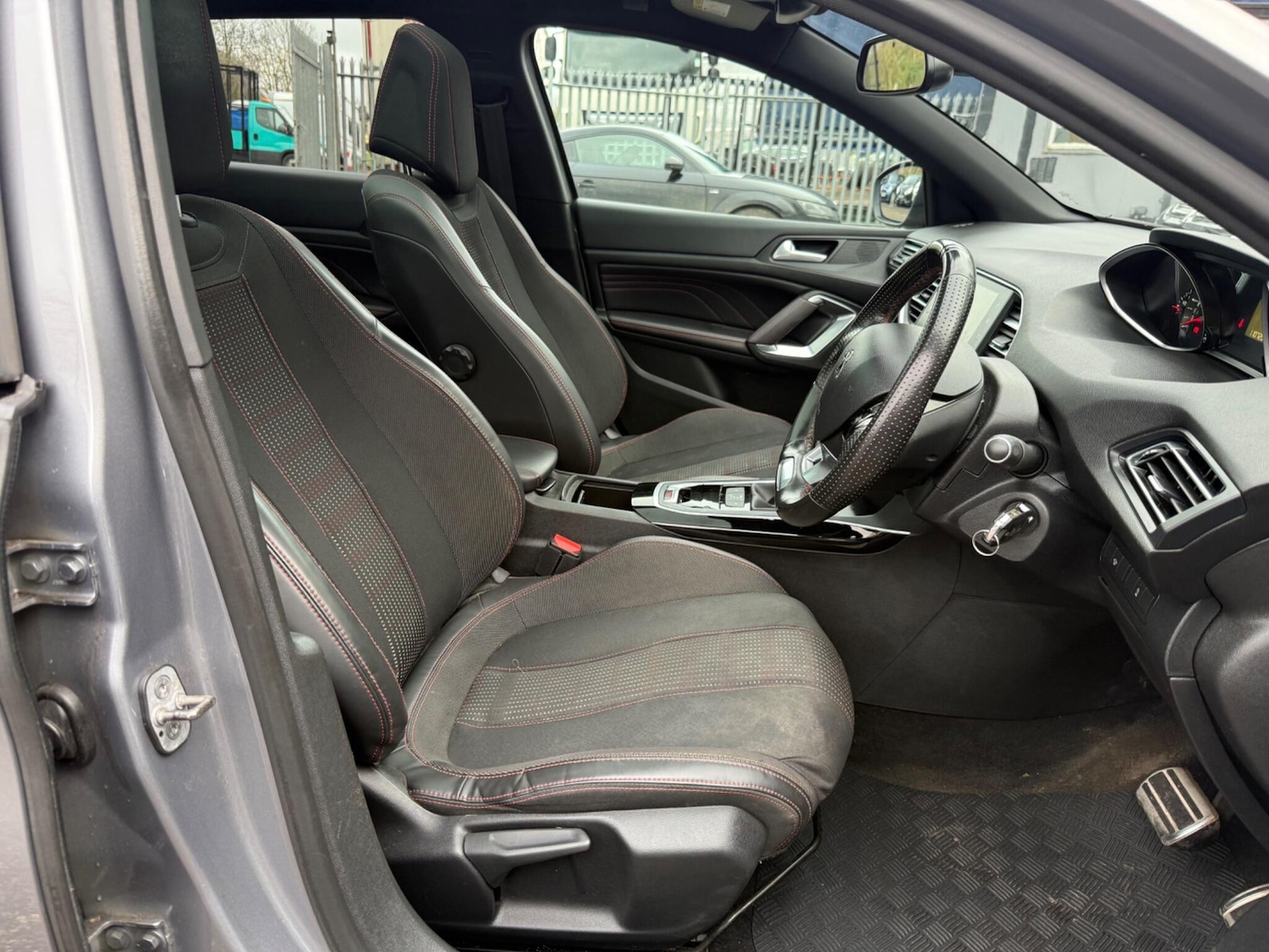 Used Peugeot 308 2018 for sale - 77633223: Photo 33