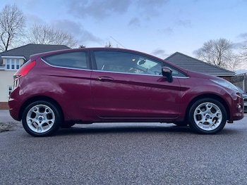 Used Ford Fiesta 2011 for sale - 76969802: Photo