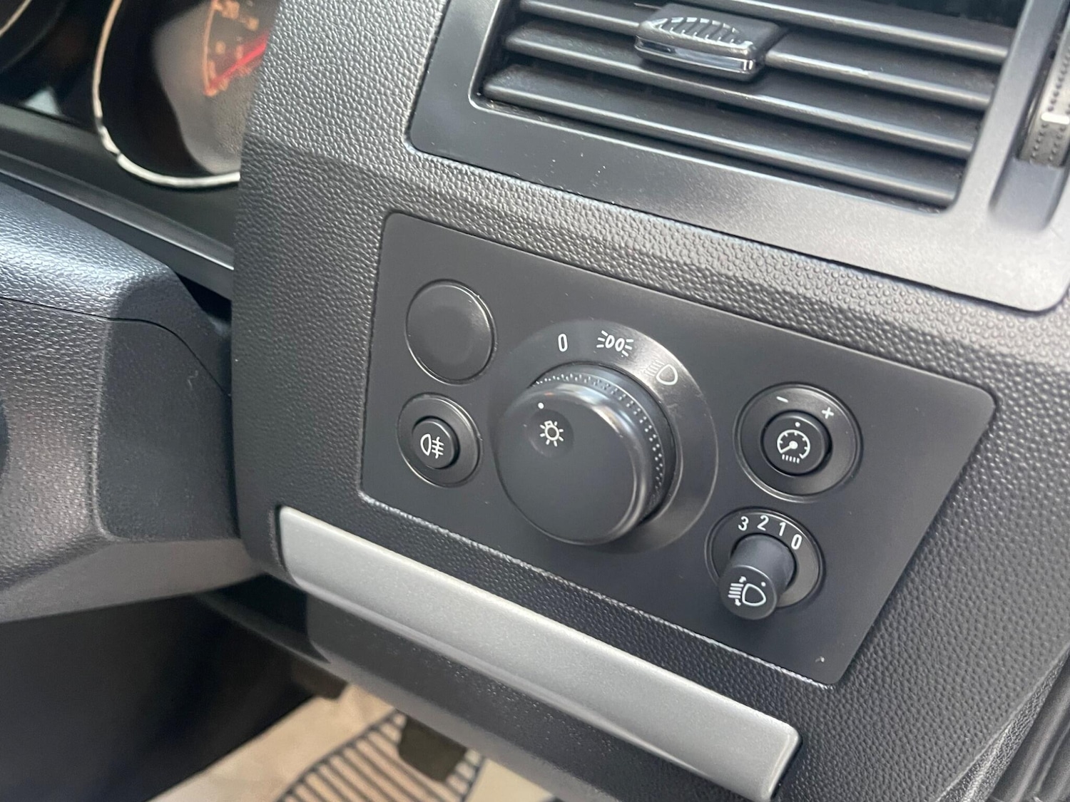 Used Vauxhall Zafira 2014 for sale - 77215241: Photo 31