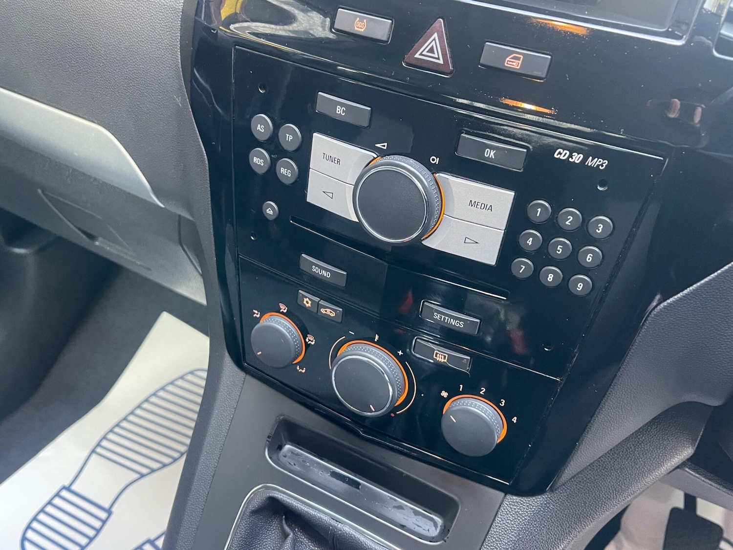 Used Vauxhall Zafira 2014 for sale - 77215241: Photo 33