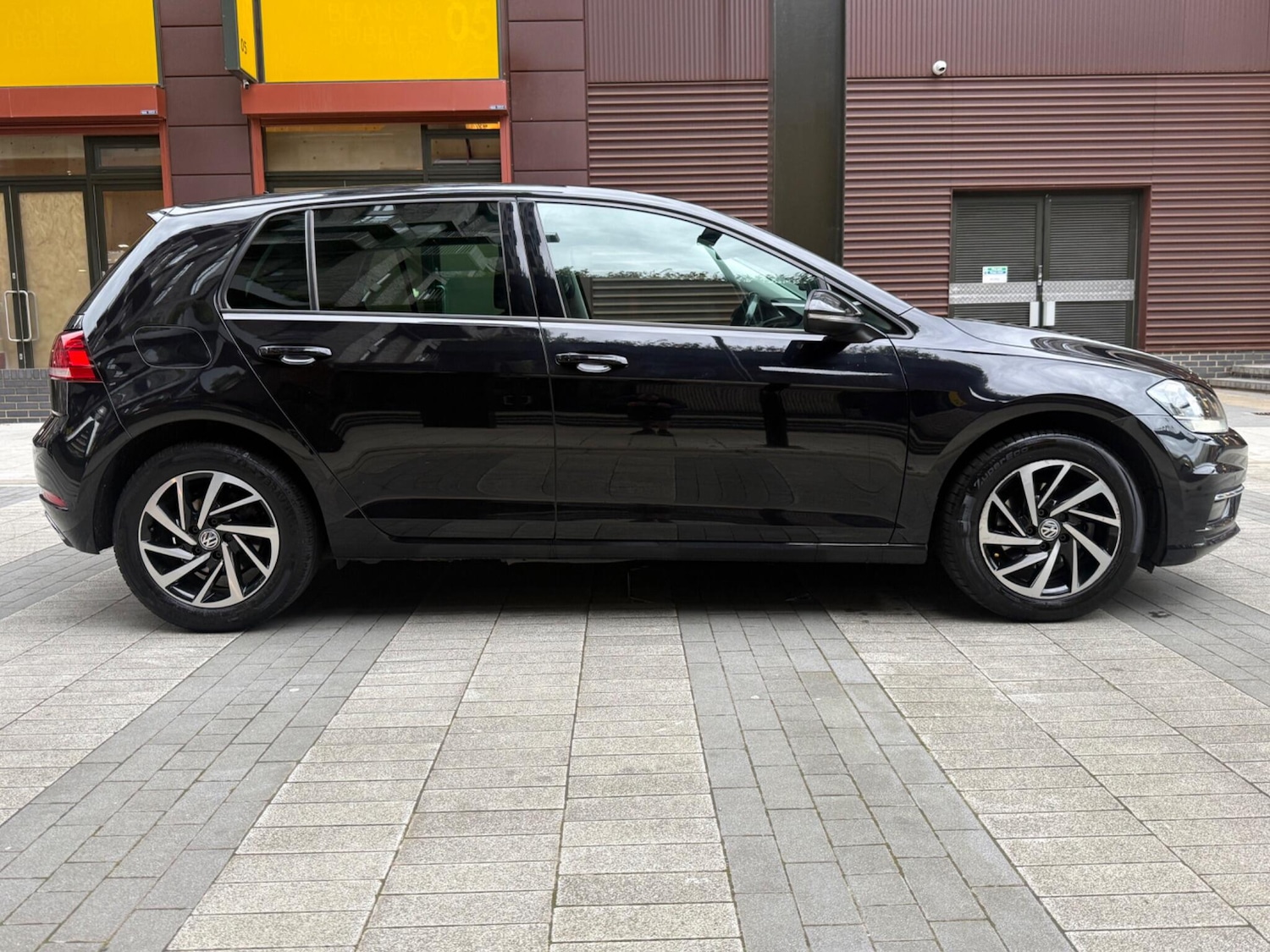 Used Volkswagen Golf 2019 for sale - 78185486: Photo 2