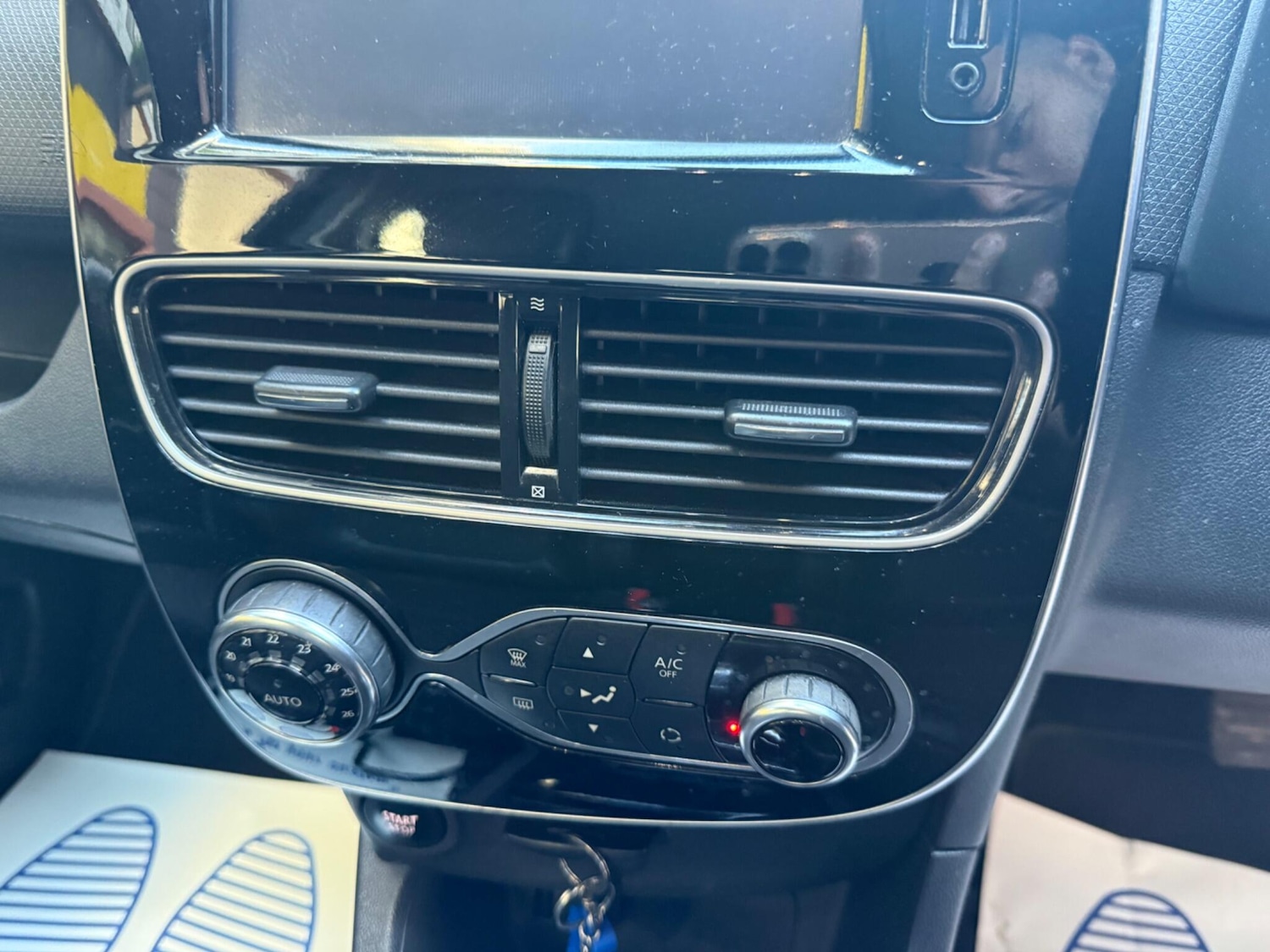 Used Renault Clio 2017 for sale - 78034491: Photo 41