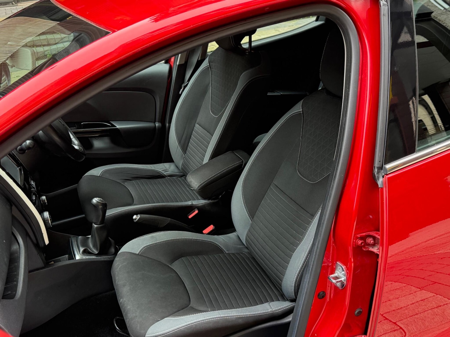 Used Renault Clio 2016 for sale - 77892193: Photo 17