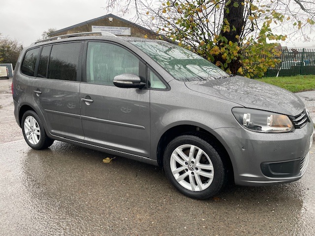 Used Volkswagen Touran 2012 for sale - 76578377: Photo 1